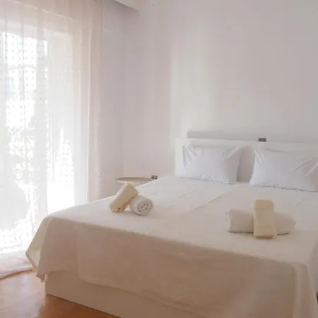 Comfortable Near Skg Airport Apartmán
