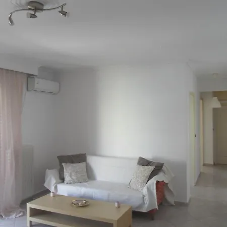 Apartment Comfortable Near Skg Airport
