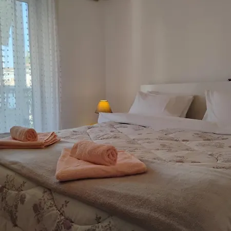 Comfortable Near Skg Airport *